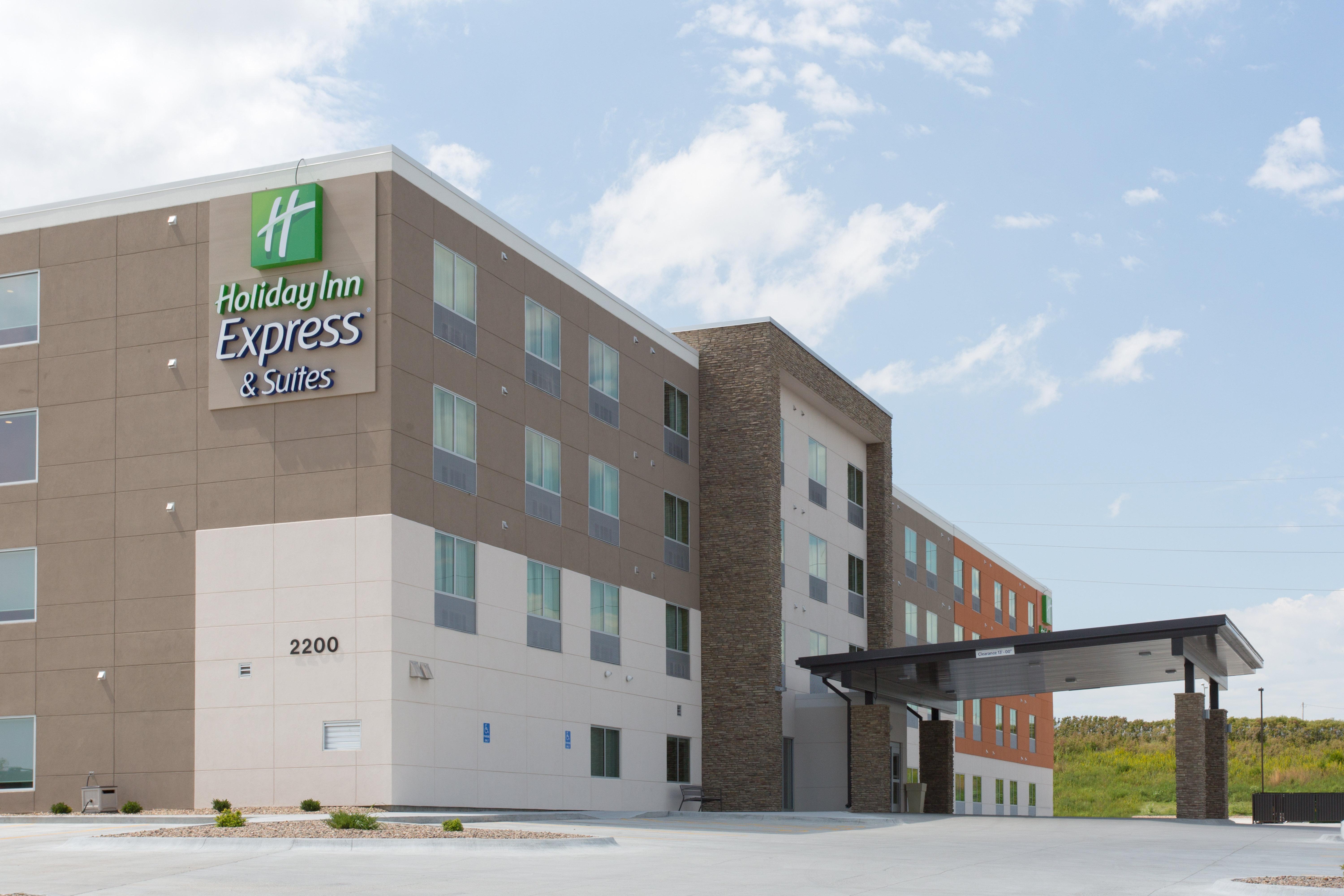 Holiday Inn Express & Suites Lincoln I - 80 By Ihg Eksteriør billede
